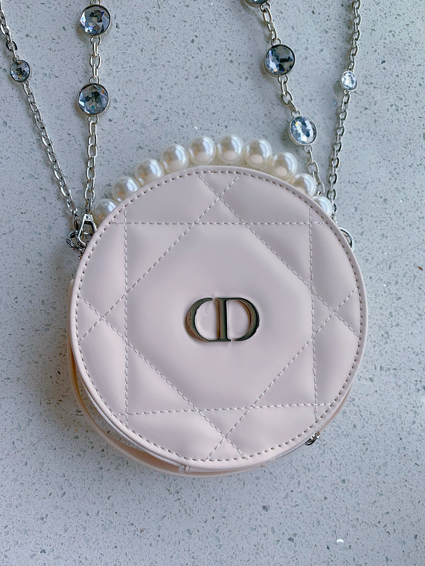 DIY Round Makeup Bag